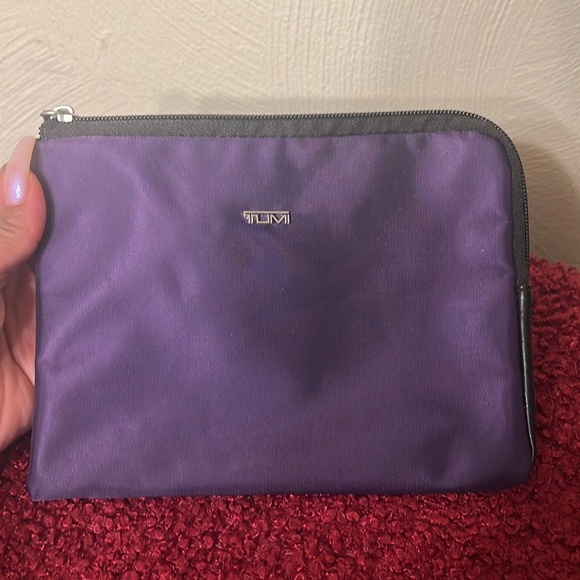 TUMI Bundle of 2 (1st Class Amenity Bags) Gray & Purple - Picture 6 of 13